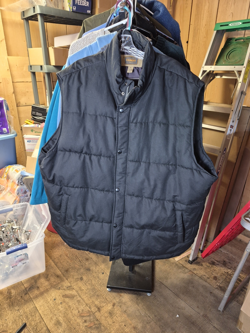 The Foundry Supply Co. Black Quilted Puffer Vest Bin 58